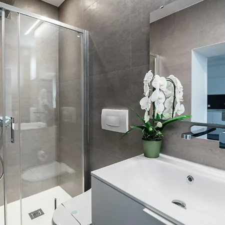 Maraini Lake View - Sauna & Jacuzzi Villa *